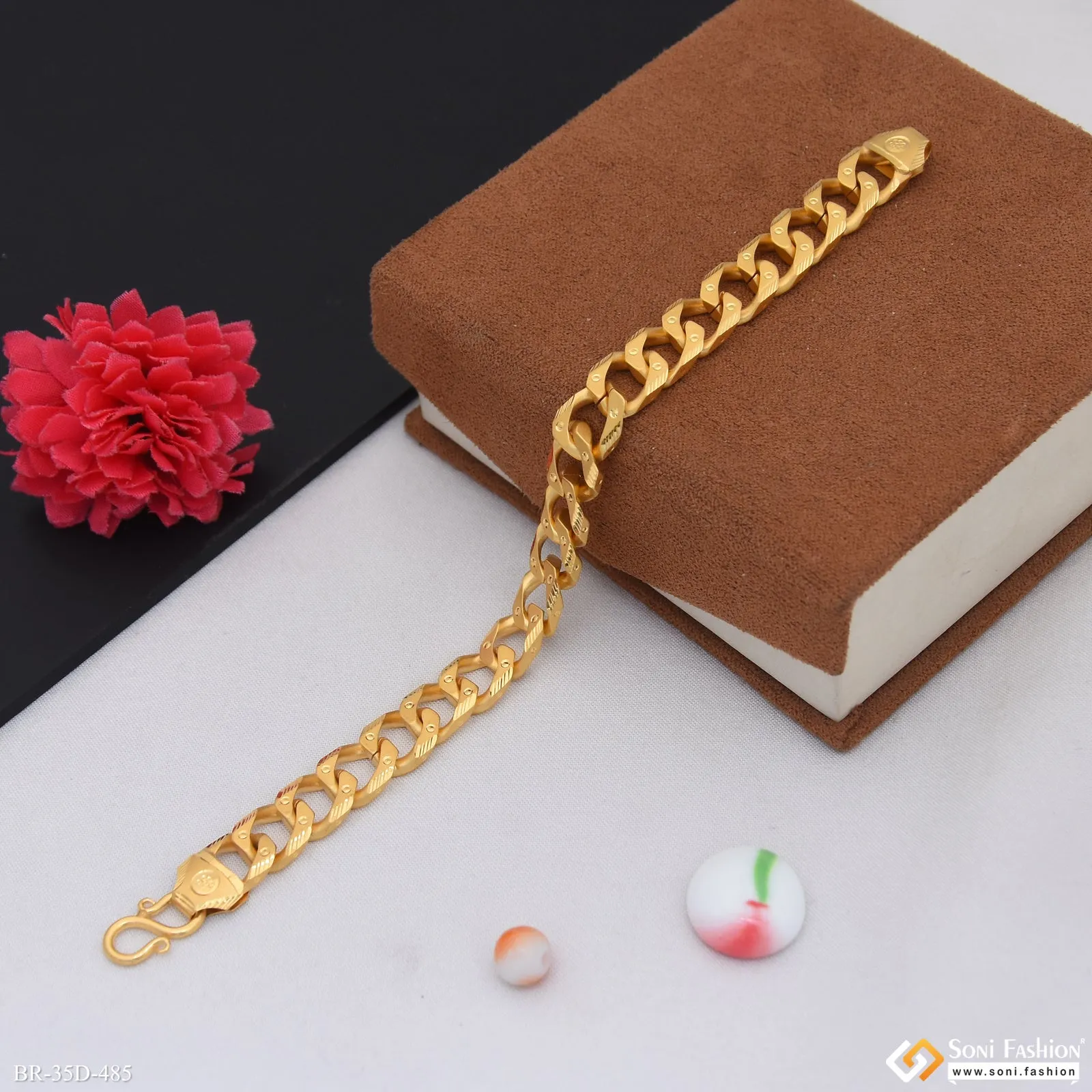1 Gram Gold Plated Awesome Design Link Bracelet for Men - Style D485
